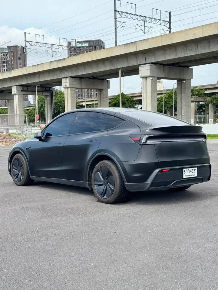 2025 Tesla Model Y 3
