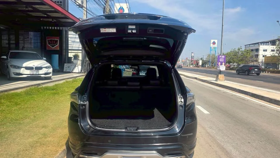 2014 Toyota Harrier III 3