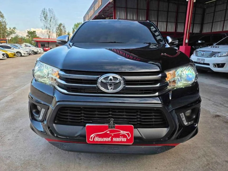 2016 Toyota Hilux VIII 2