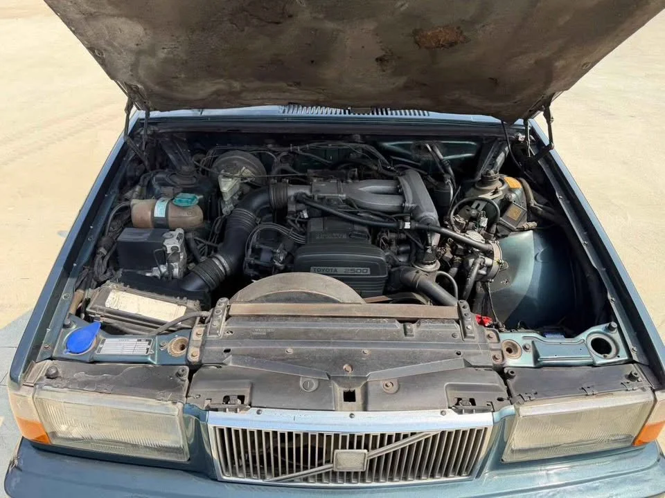 Volvo 700 Series 3