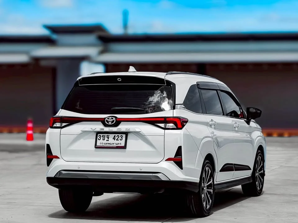 2023 Toyota Veloz III 2
