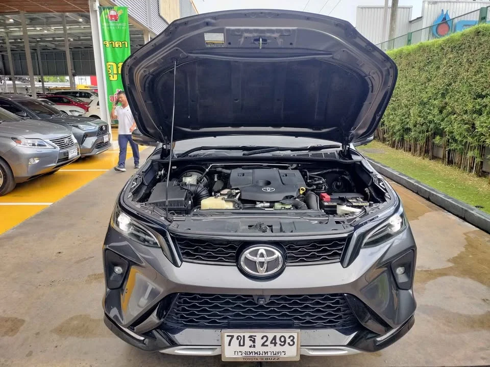 2023 Toyota Fortuner II 3