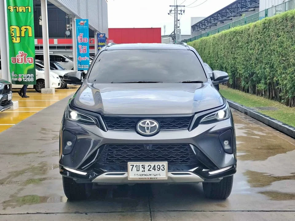 2023 Toyota Fortuner II 2
