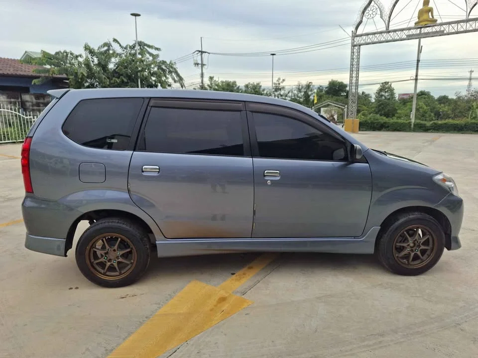 2011 Toyota Avanza I 2