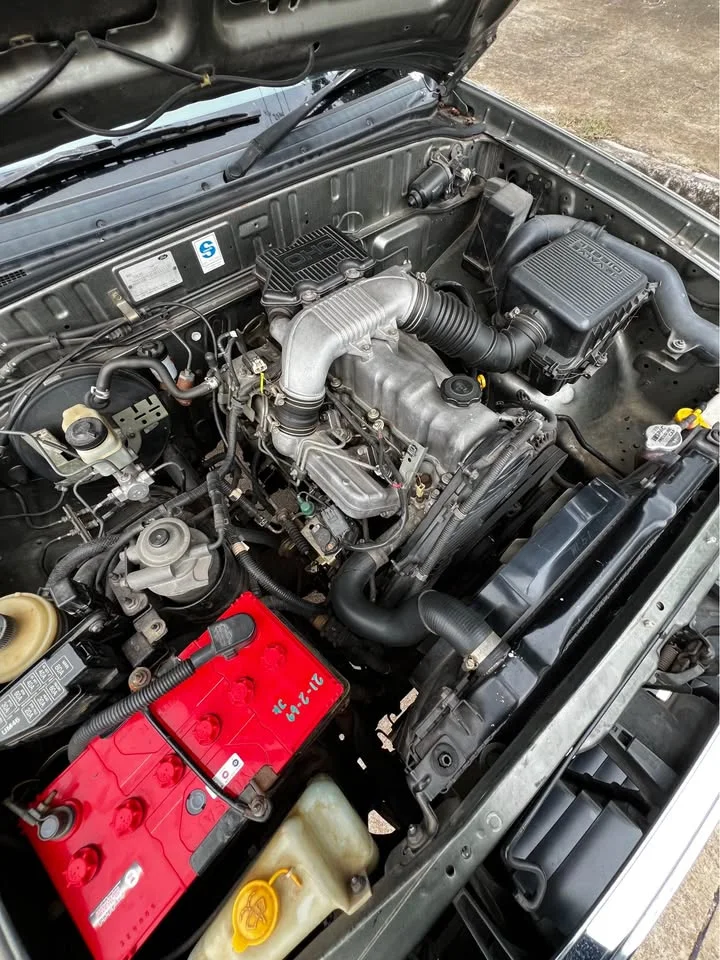 2004 Mazda 2500 Fighter V 3