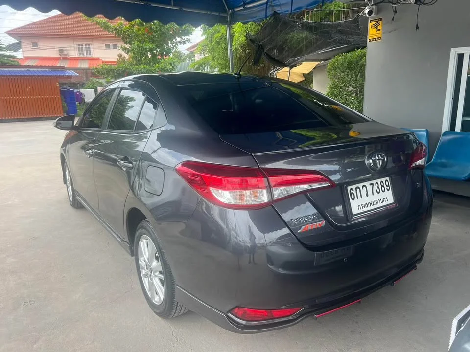 2017 Toyota Yaris ATIV III 2