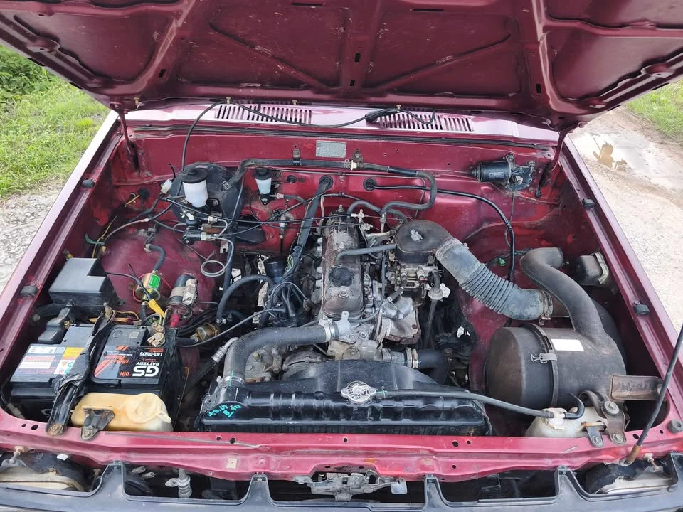 1987 Isuzu TFR III 2