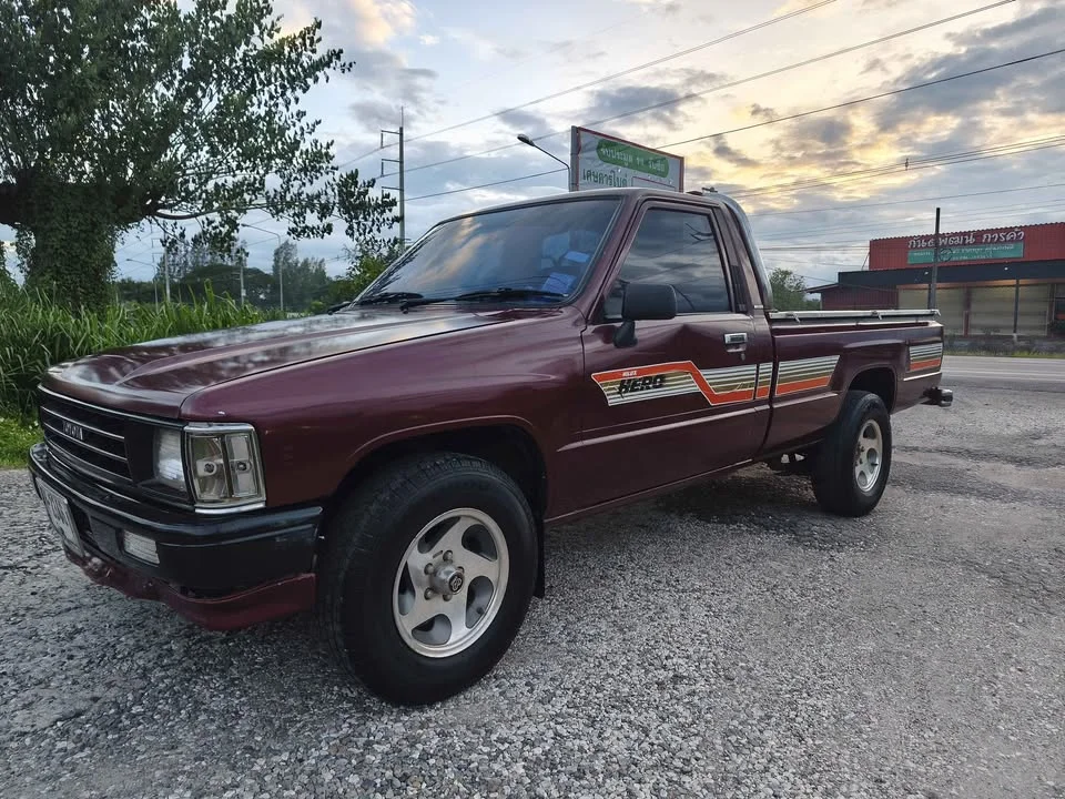 1987 Isuzu TFR III 3