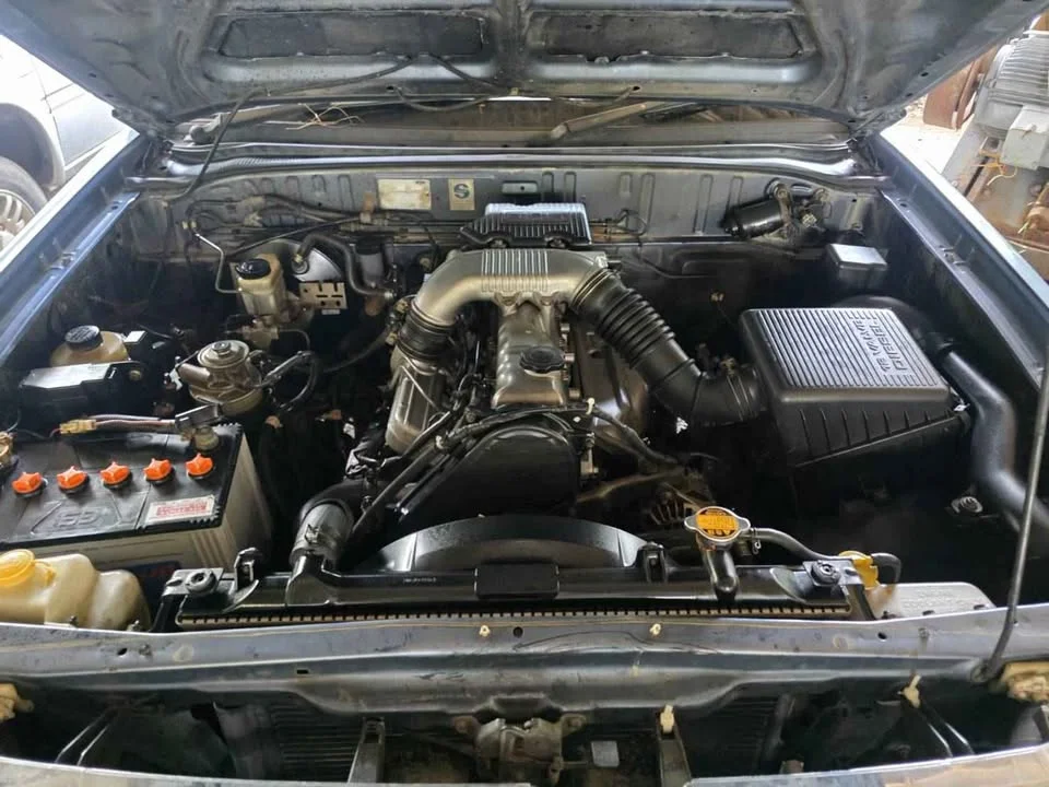 1996 Mazda 2500 Fighter V 2