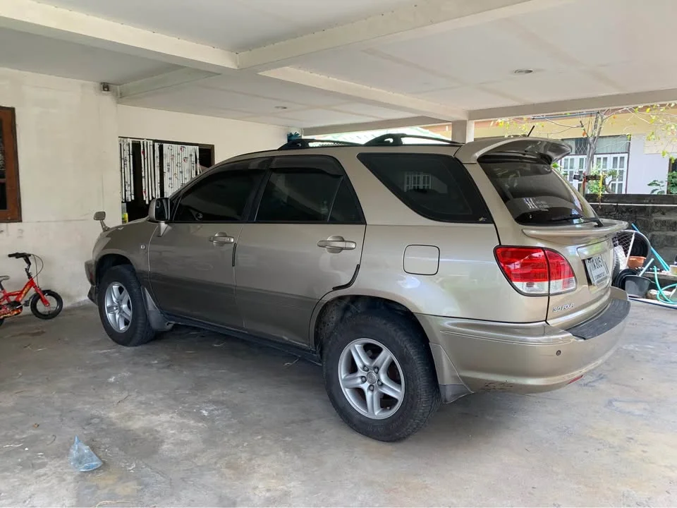 2000 Toyota Harrier I 2