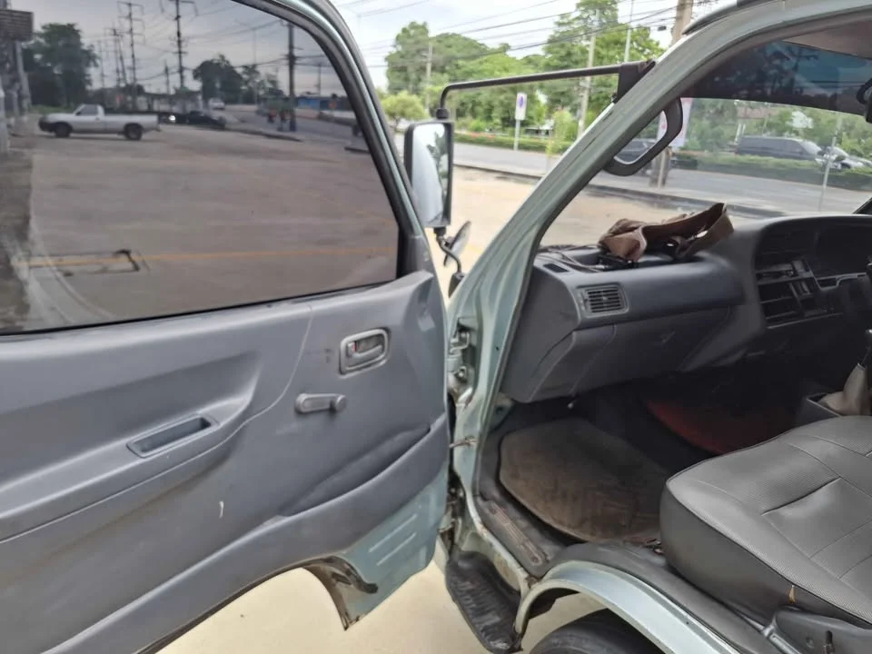 1994 Toyota Commuter IV (H100) 2