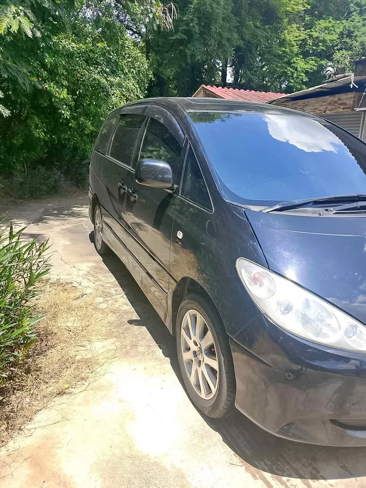 2002 Toyota Estima II 3