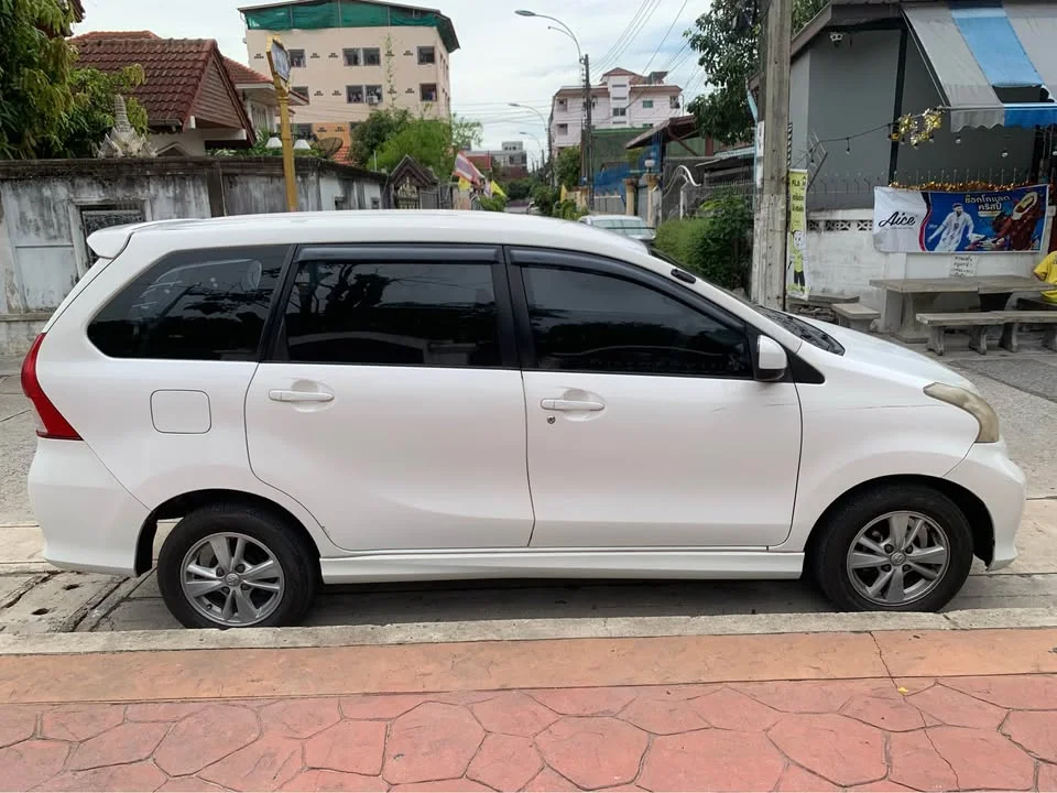 2014 Toyota Avanza II 3