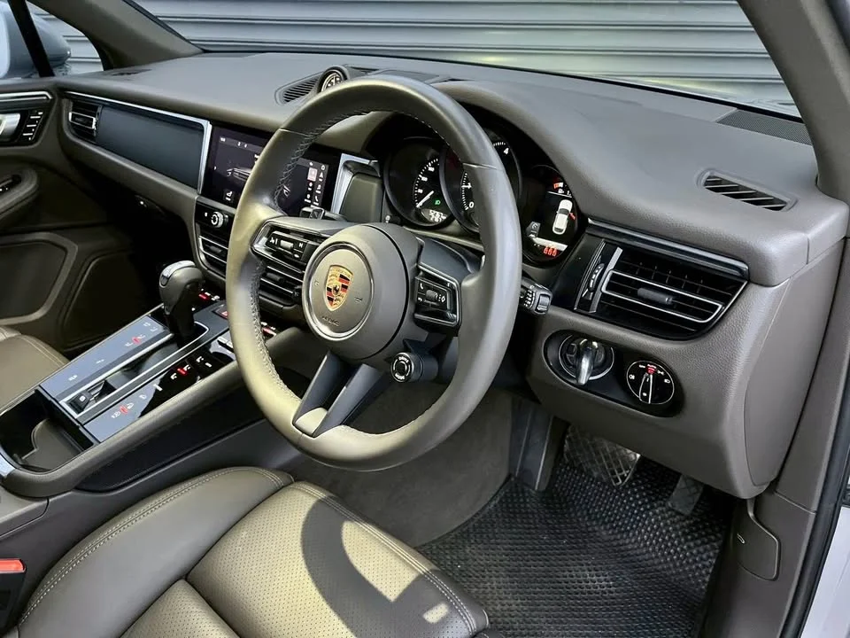 2023 Porsche Macan I 2