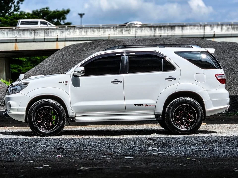 2009 Toyota Fortuner I 3