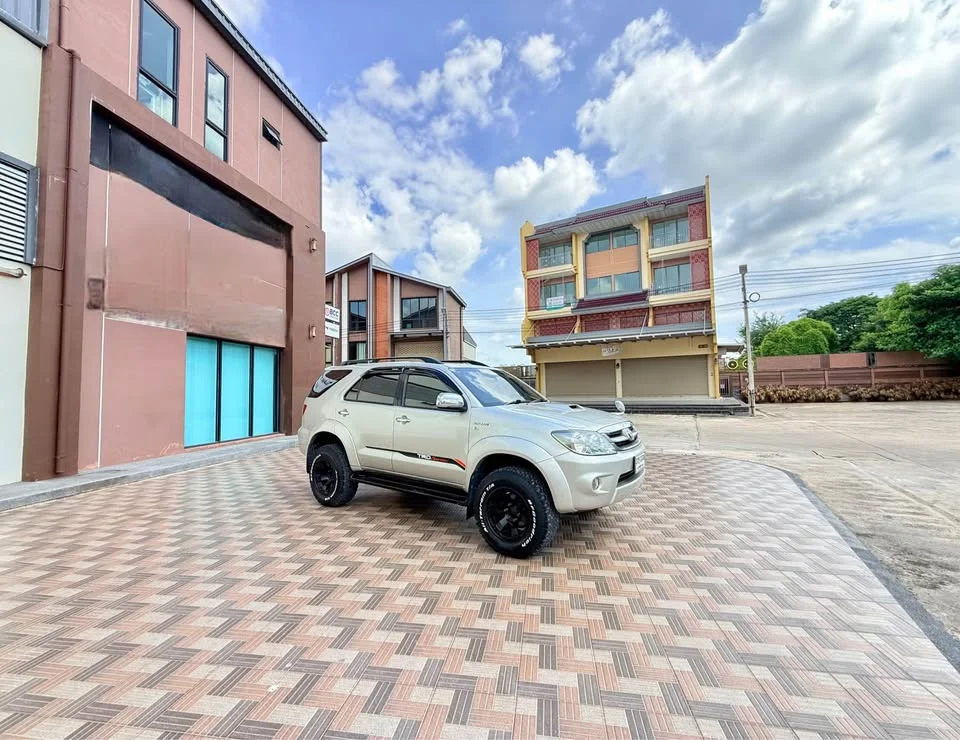 2005 Toyota Fortuner I 2
