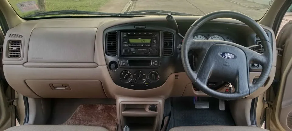 2004 Ford Escape I 3
