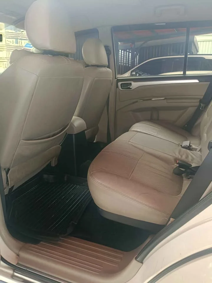 2012 Mitsubishi Pajero Sport II 2