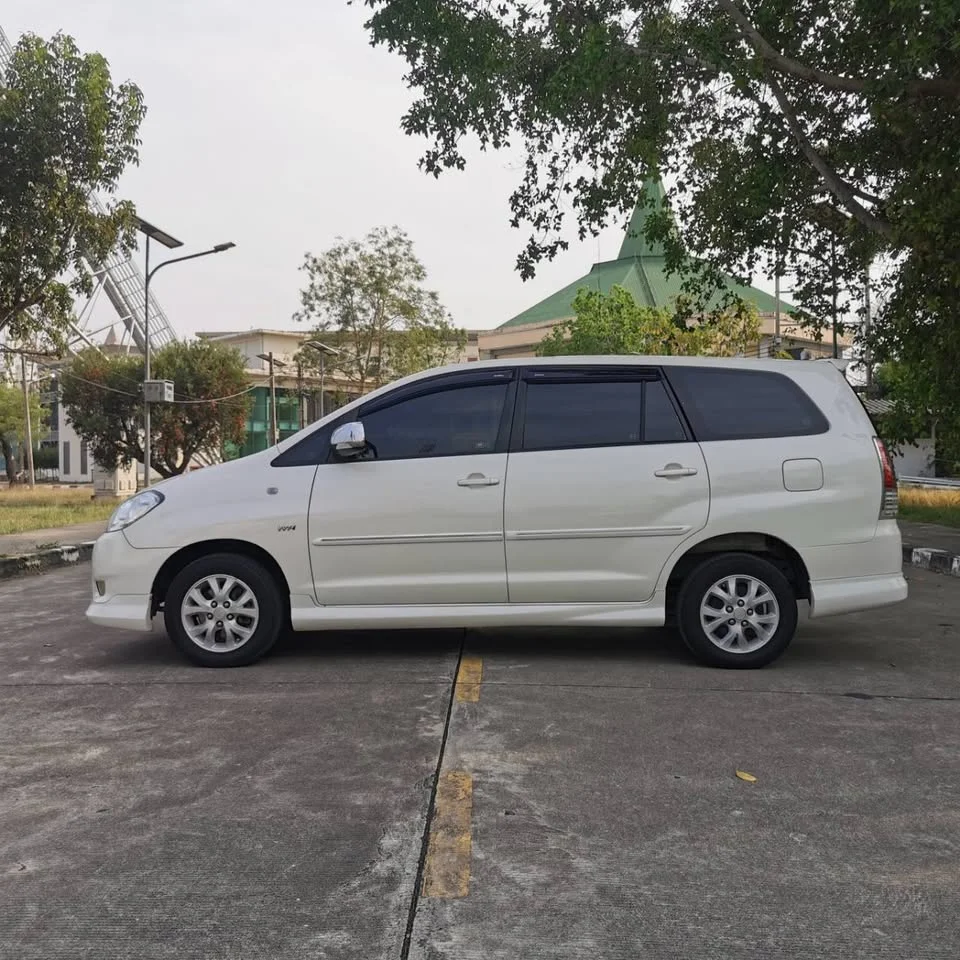 2011 Toyota Innova I 3