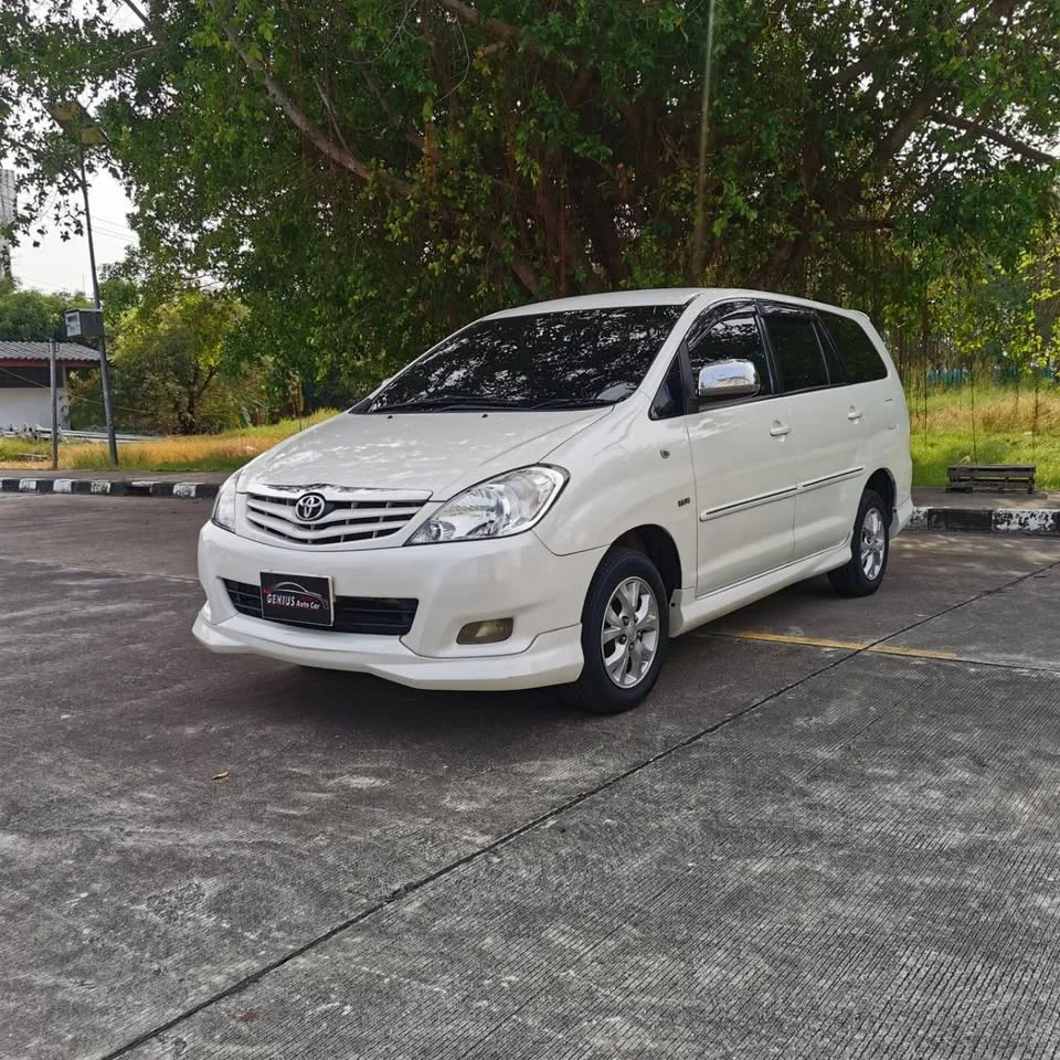 2011 Toyota Innova I 2