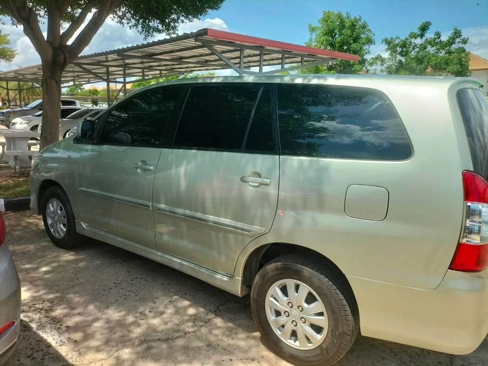 2012 Toyota Innova I 3