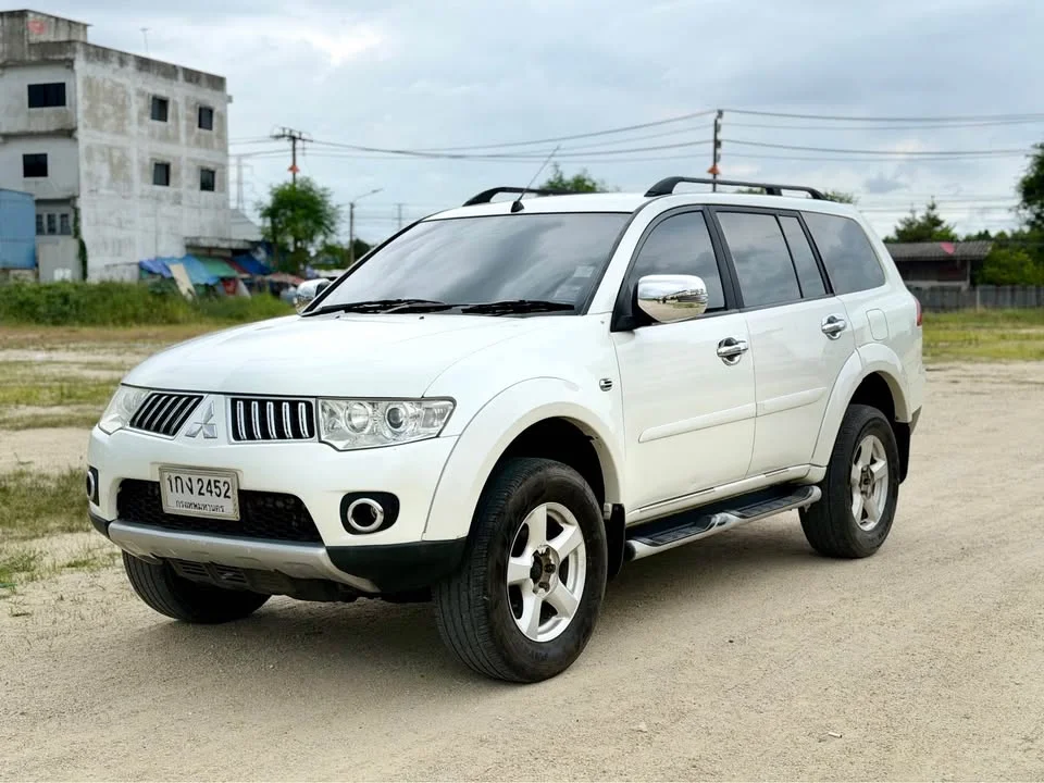 2012 Mitsubishi Pajero Sport II 2