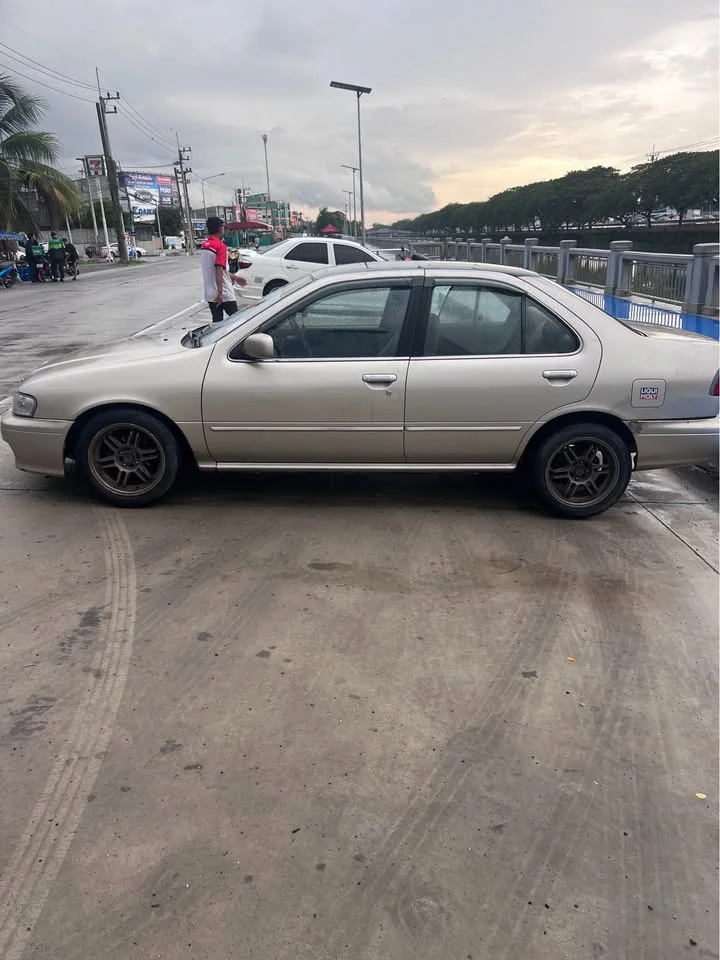2000 Nissan Sunny IV 2