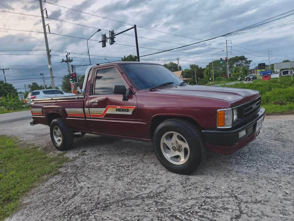 1987 Isuzu TFR III 2