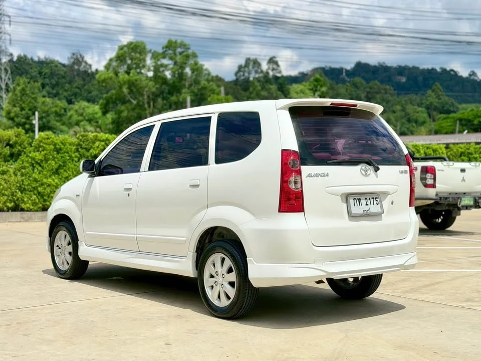 2011 Toyota Avanza I 3