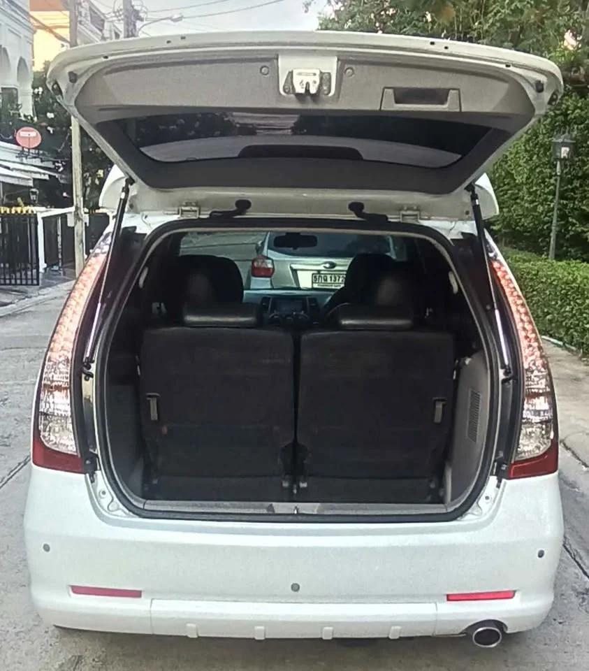 2010 Mitsubishi Space Wagon IV 3