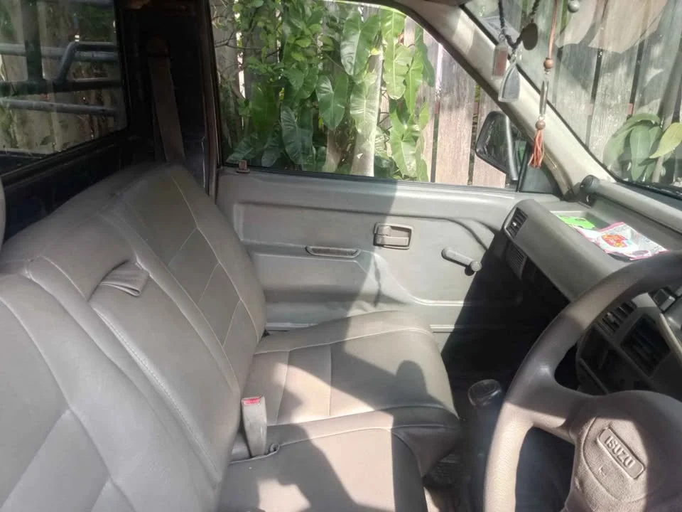 1996 Isuzu TFR III 3