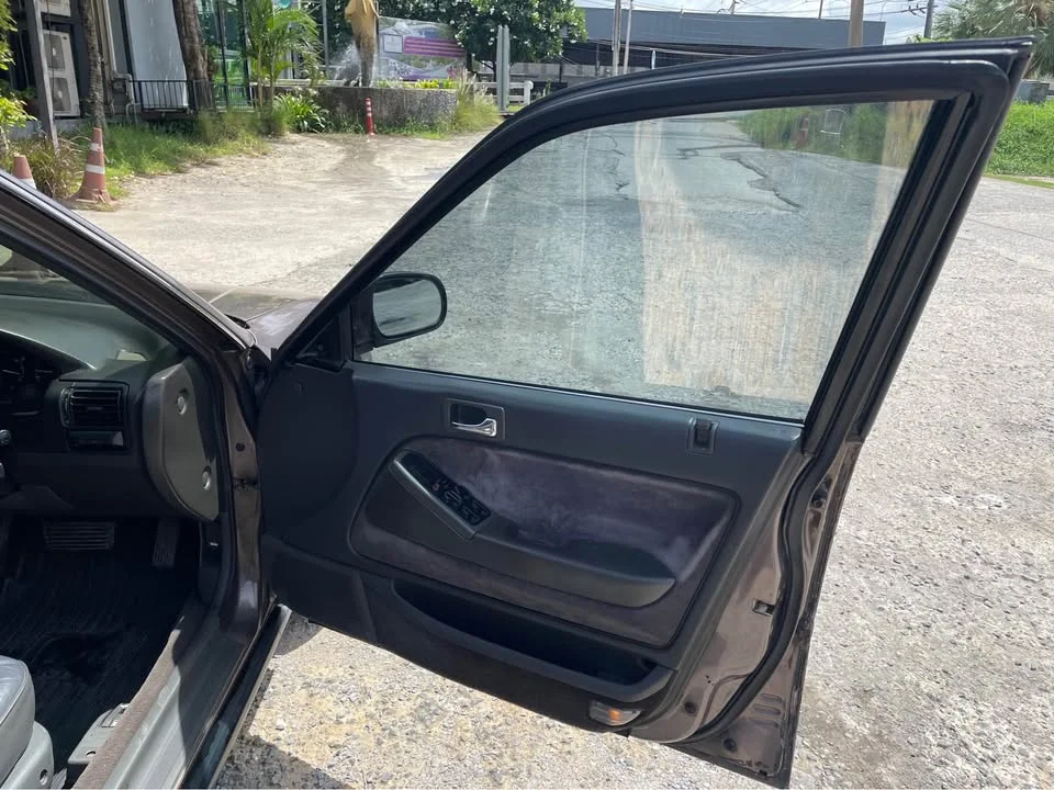 1993 Honda Accord IV 3