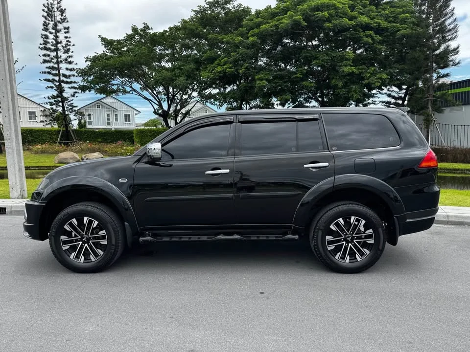 2012 Mitsubishi Pajero Sport II 2