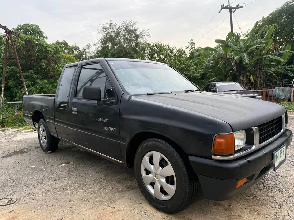 1989 Isuzu TFR III 2