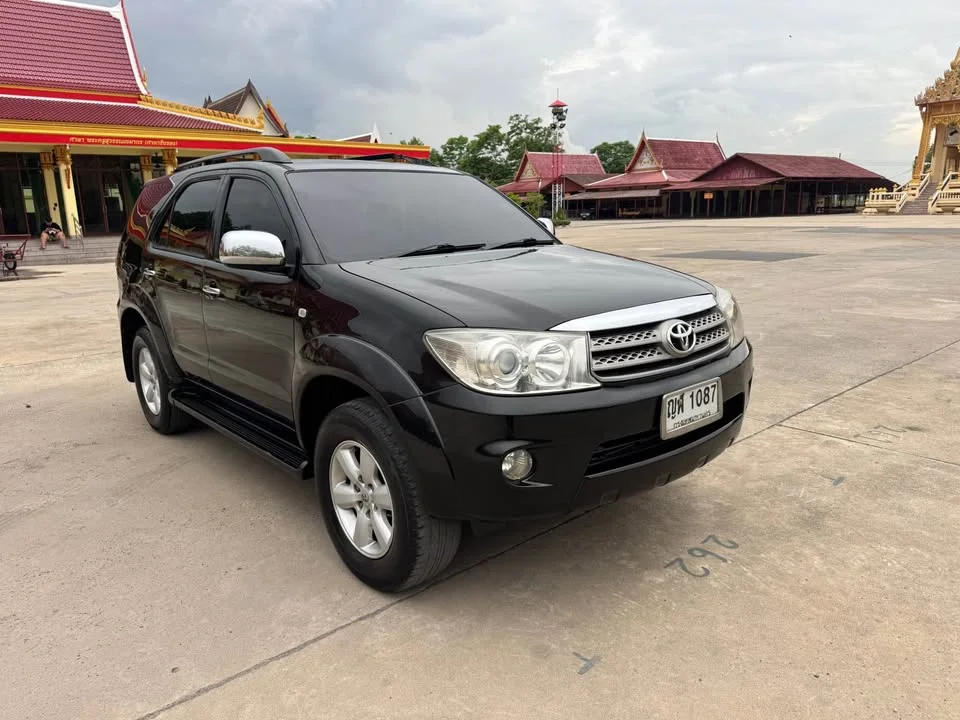 2011 Toyota Fortuner I 2