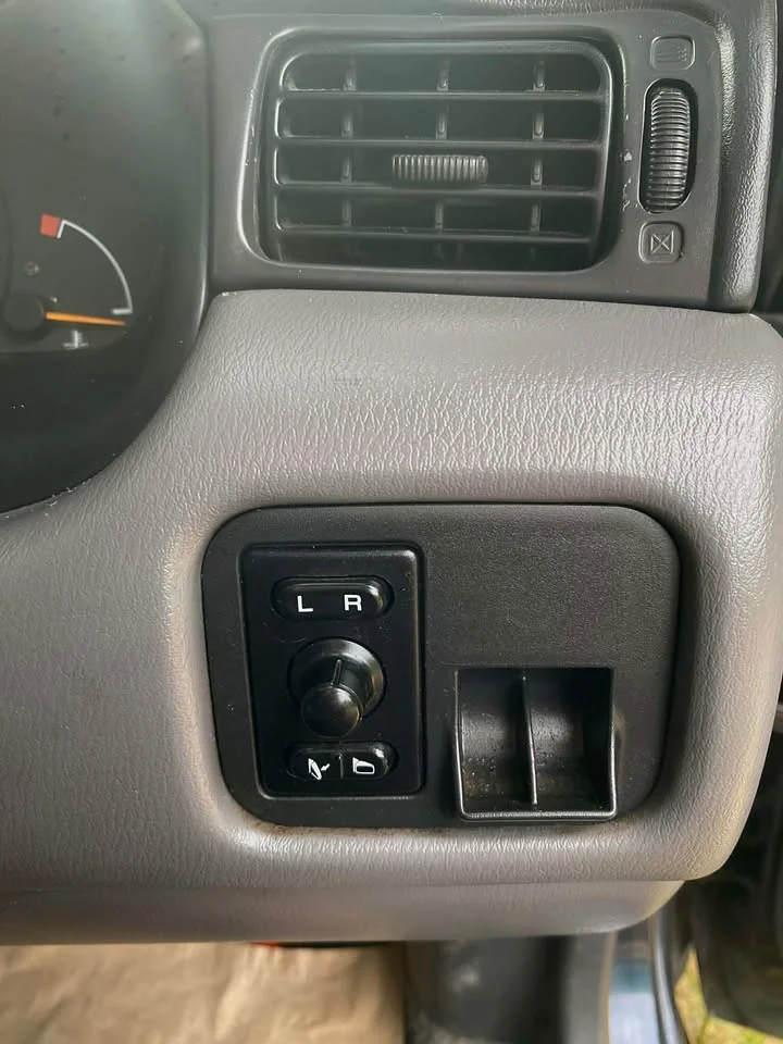 2000 Nissan Sunny IV 2
