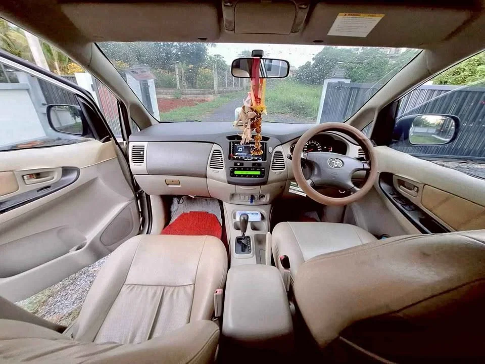 2011 Toyota Innova I 3