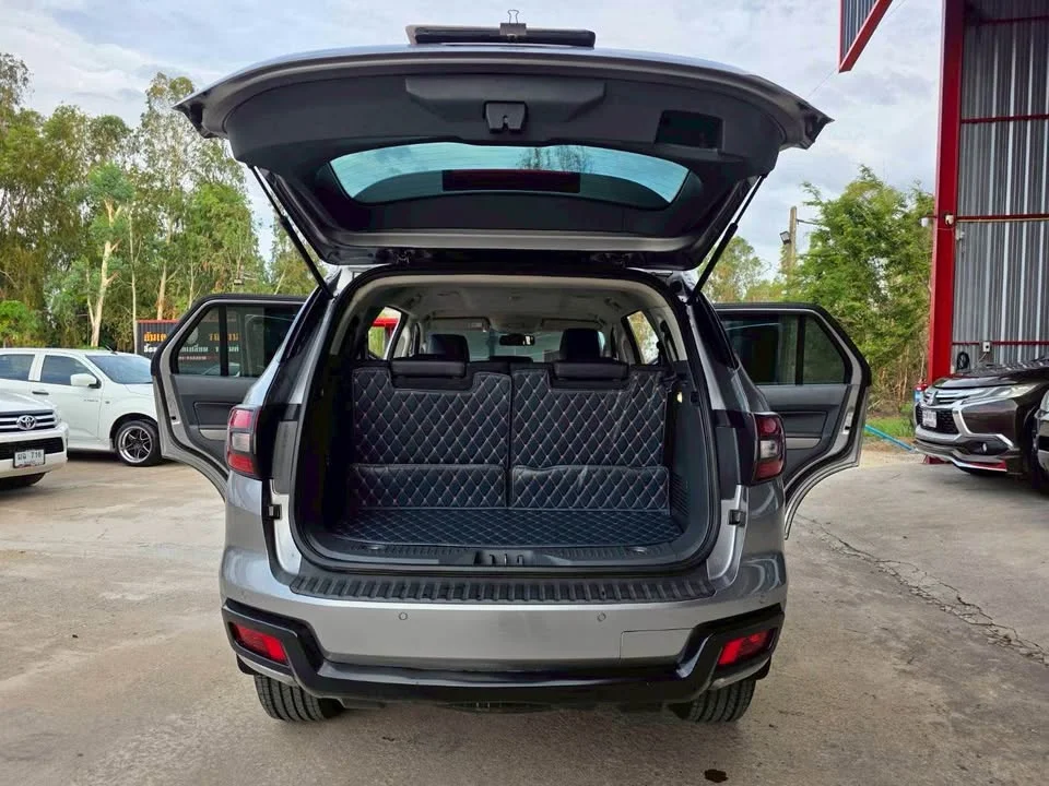 2017 Ford Everest II 2