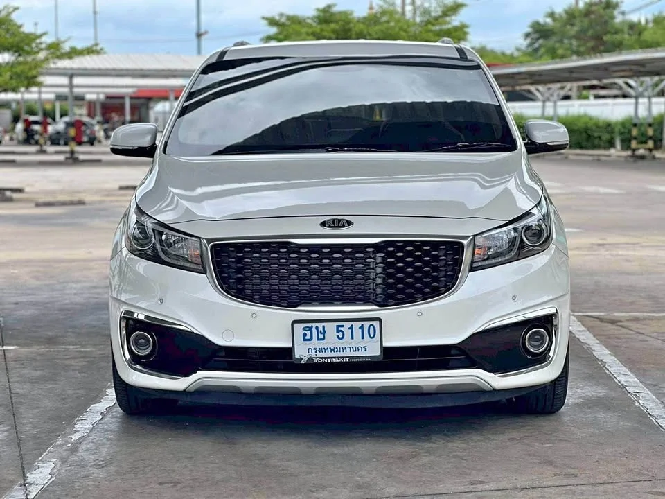 2015 Kia Carnival III 2