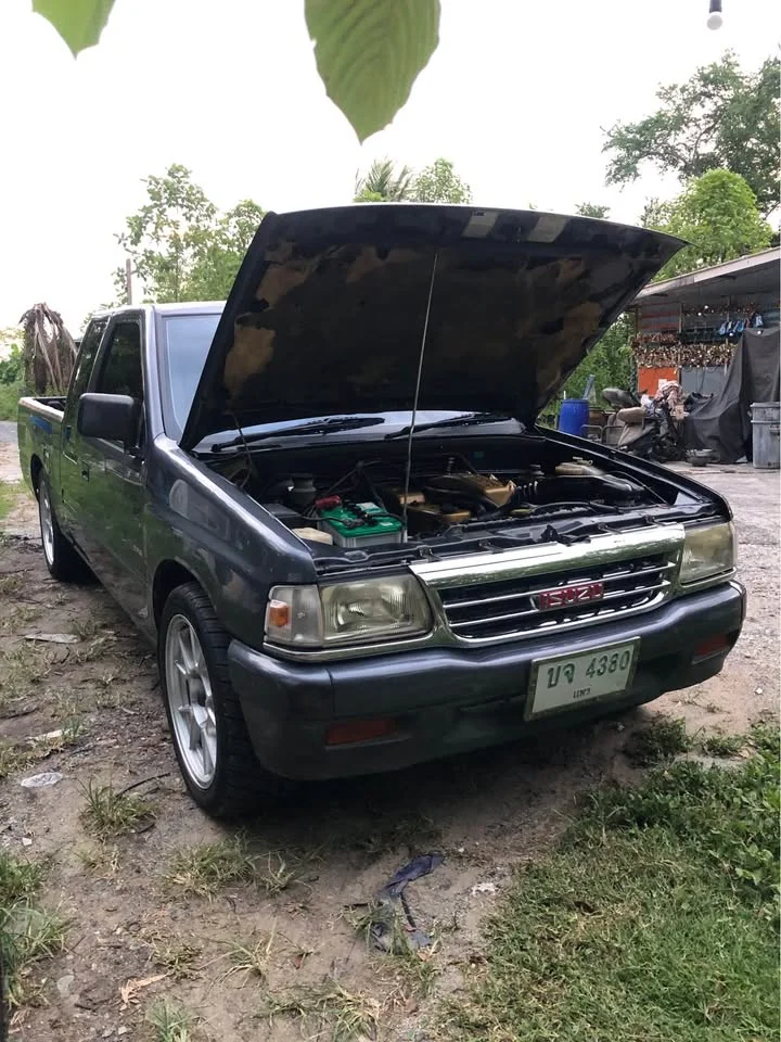 1996 Isuzu TFR III 3