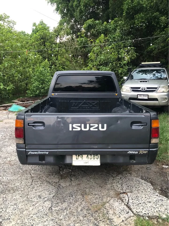 1996 Isuzu TFR III 2
