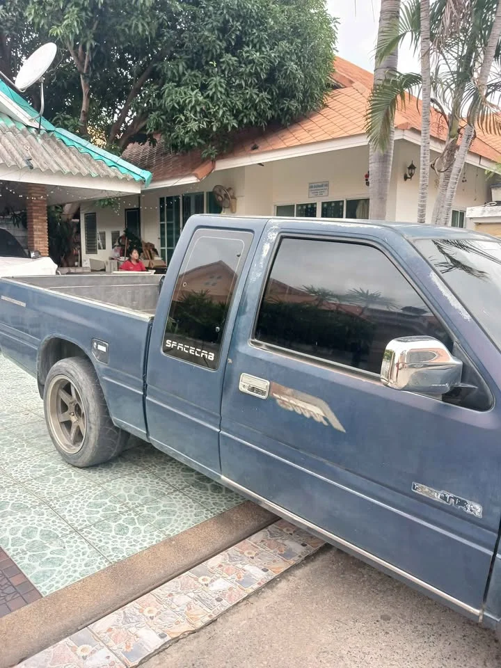 1991 Isuzu TFR III 3