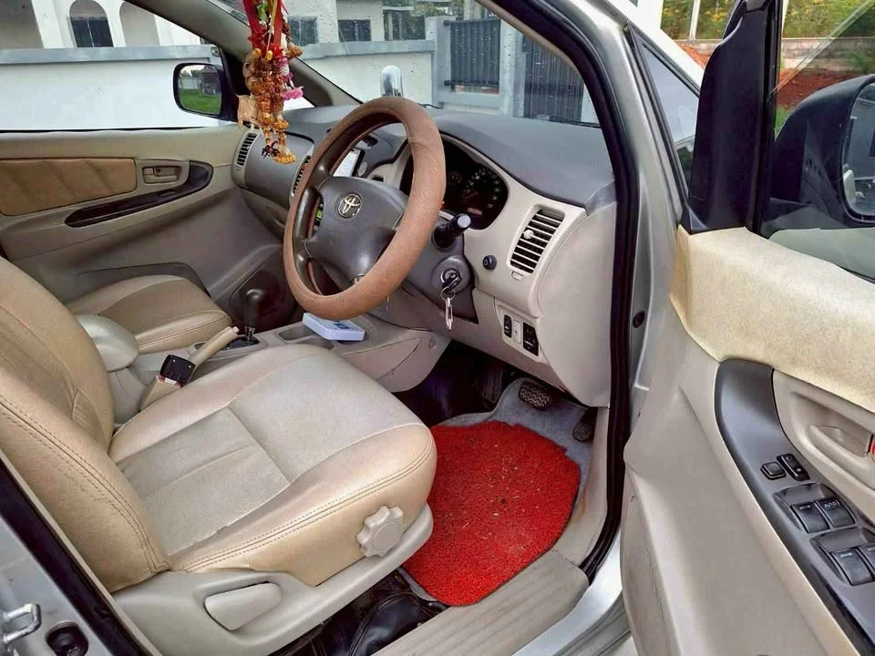 2011 Toyota Innova I 3