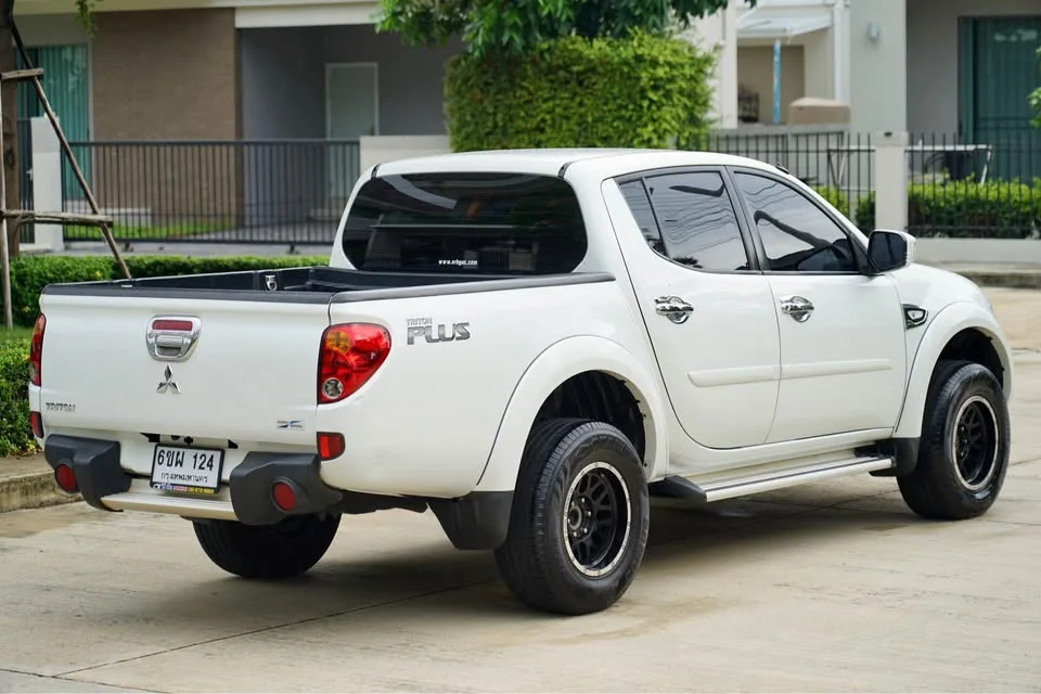 2012 Mitsubishi Triton IV 2