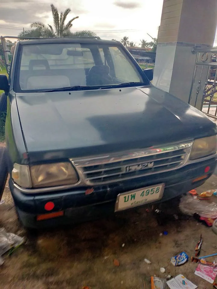 1996 Isuzu TFR III 3