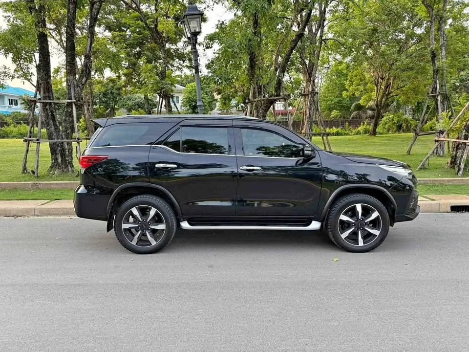 2019 Toyota Fortuner II 2