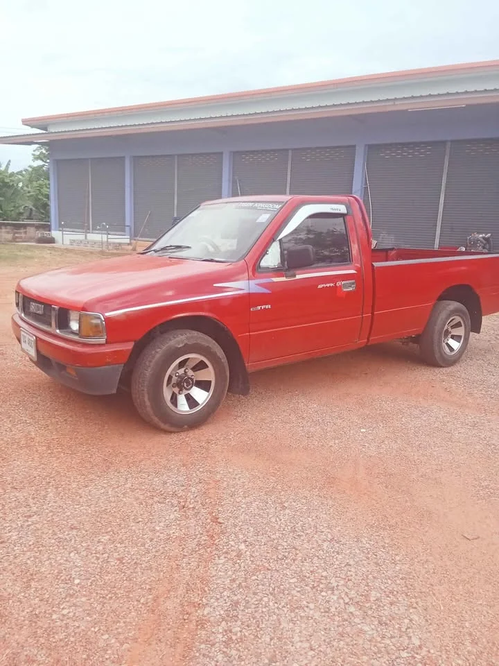1990 Isuzu TFR III 3