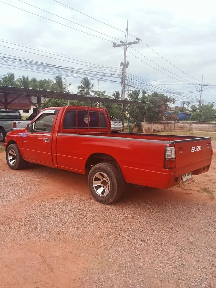1990 Isuzu TFR III 2