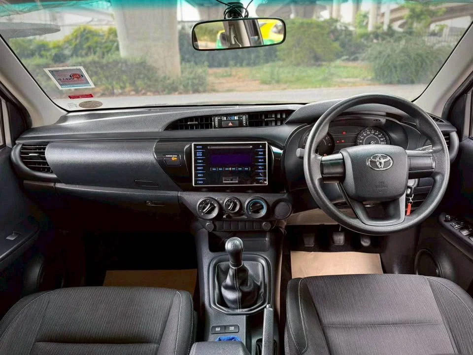 2018 Toyota Hilux VIII 2