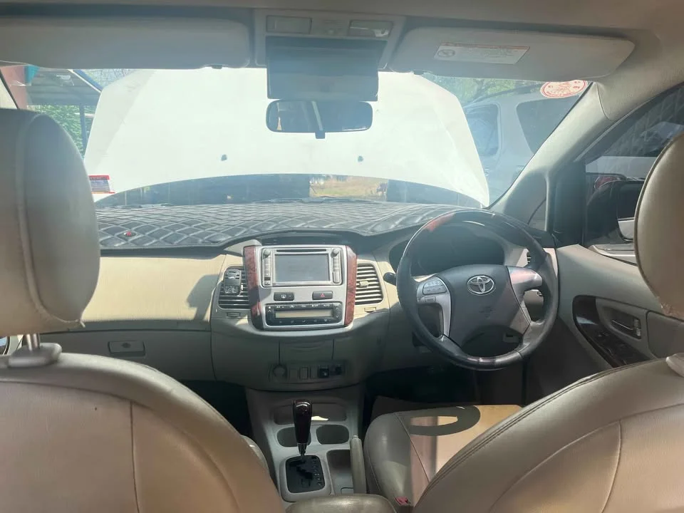 2013 Toyota Innova I 3